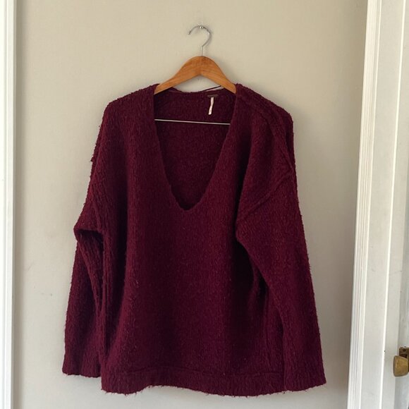 Free People Lofty Songbird Boucle Oversized V-neck Burgundy Sweater Size Medium - Picture 3 of 5